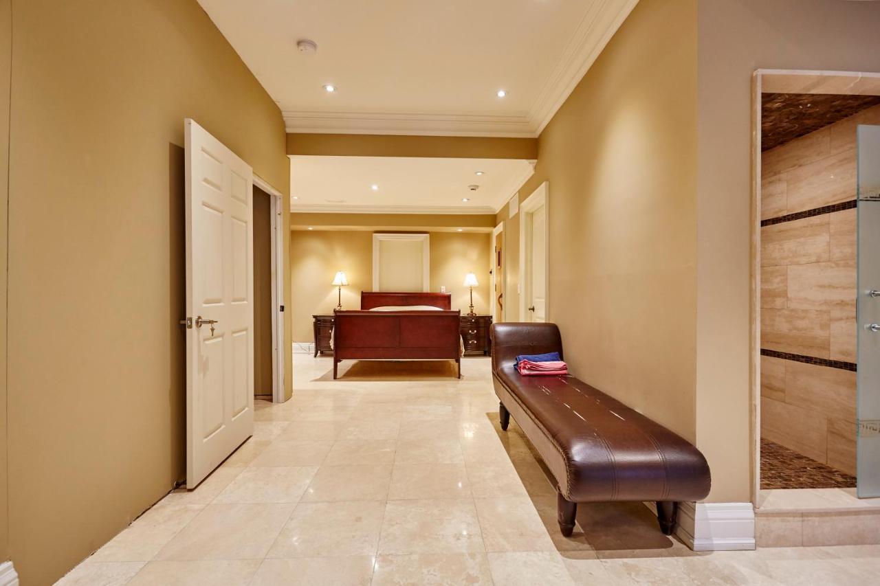Elegant Apartment With Sauna トロント エクステリア 写真